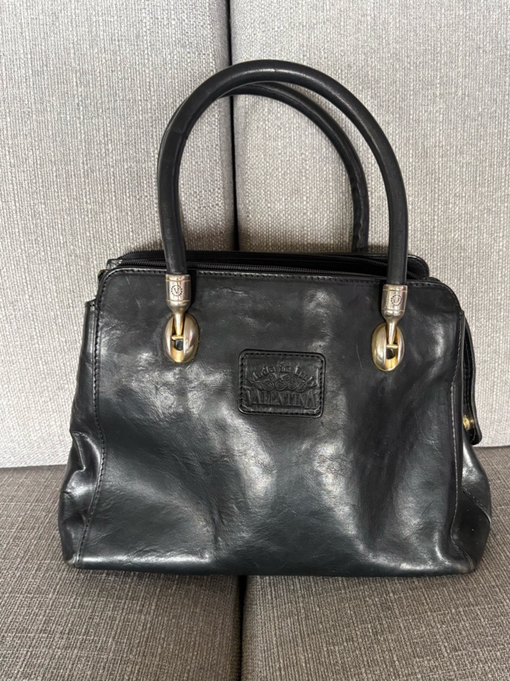 GUC VINTAGE VALENTINA BLACK ALL LEATHER SATCHEL with D Rings